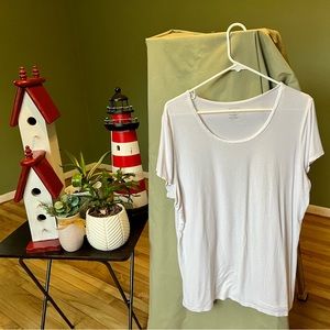2X George Boutique tee with round braid neckline